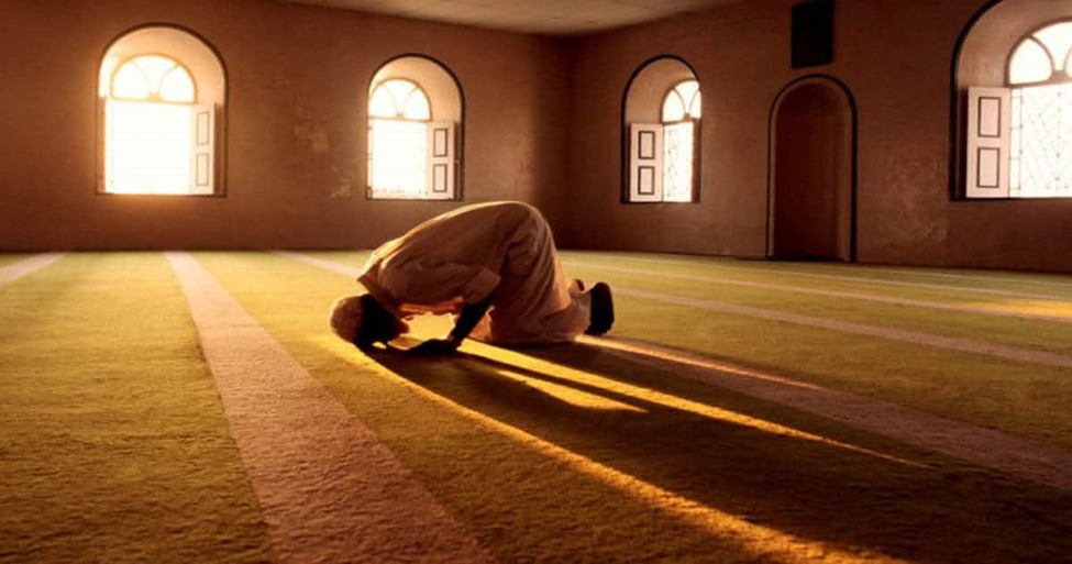 What is Salah: The Importance of Prayer & History in Islam